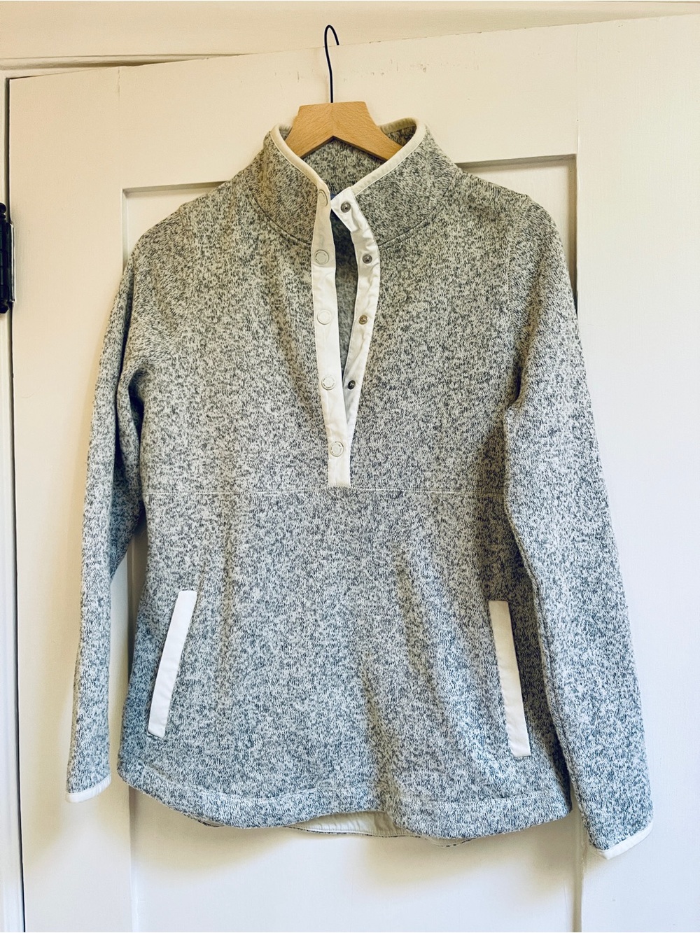 Vineyard Vines Heather Gray Pullover with Light Blue Trim (inside collar)